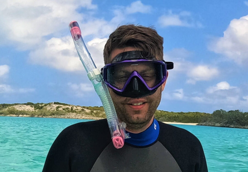 Snorkeler in the Bahamas with Cressie Panoramic goggles and Cressi Supernova snorkel