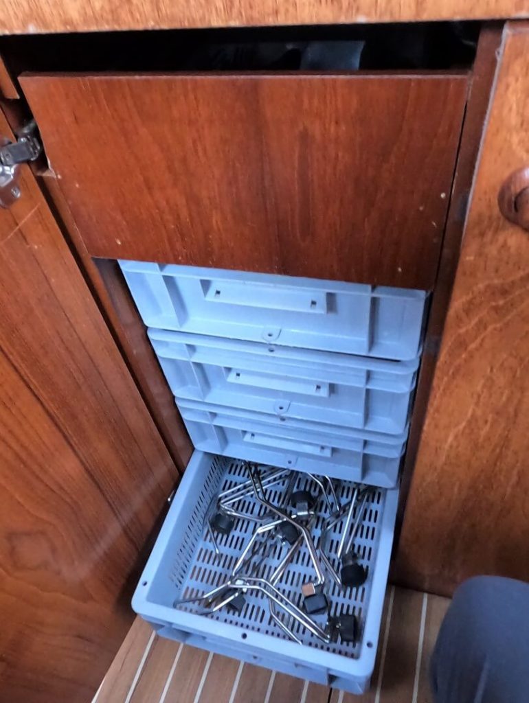 Jeanneau 43 DS galley drawers