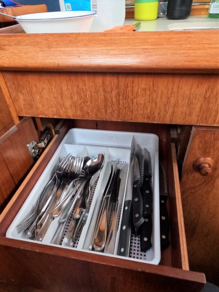Jeanneau 43 DS silverware drawer