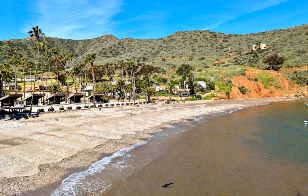 View of the Harbor Sands beach resort and free beach in Isthmus Cove, Catalina Island
